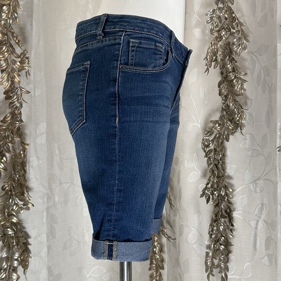 APT 9‎ Women’s Size 6 Bermuda Jean Shorts Dark Wash Stretch Cuffed Denim - Picture 3 of 13
